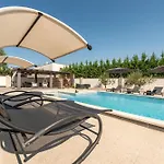 Villa Miranda With Pool *