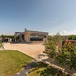 Villa Miranda With Pool