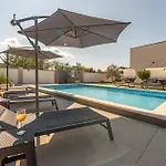 Miranda With Pool