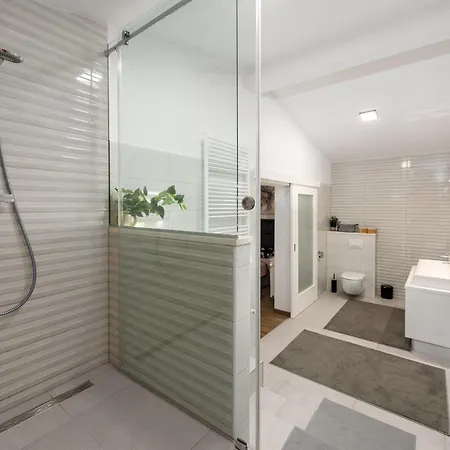 别墅 Miranda With Pool *