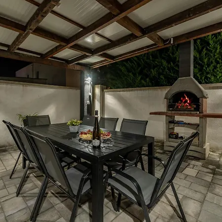 Vila Miranda With Pool Zaton (Zadar)