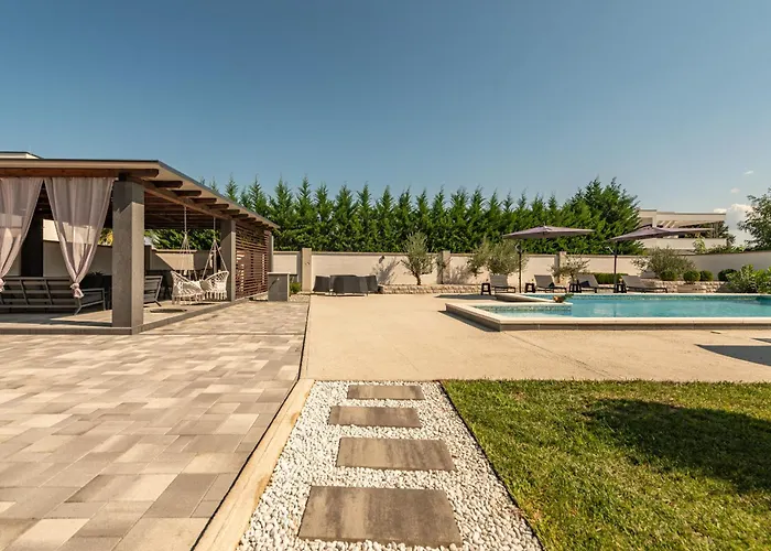 Miranda With Pool Villa