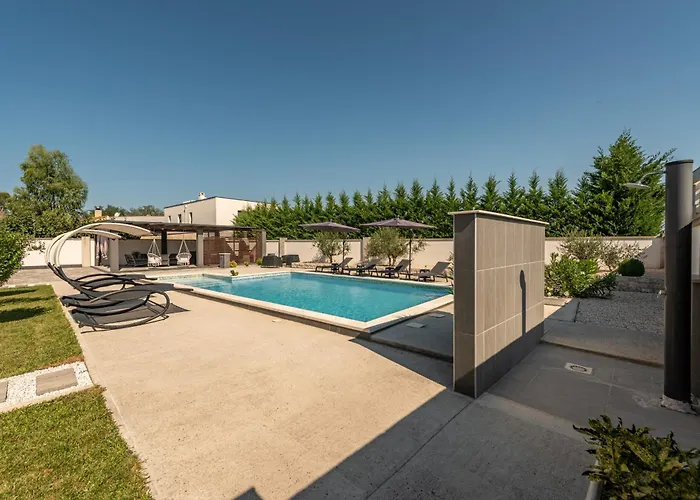 Miranda With Pool Villa