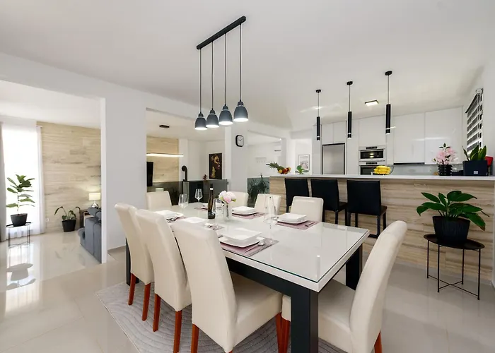 Miranda With Pool Villa