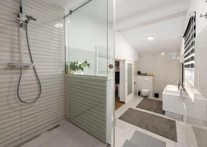 Villa Miranda With Pool *