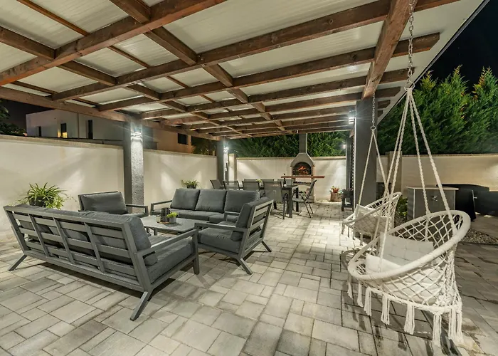 Villa Miranda With Pool