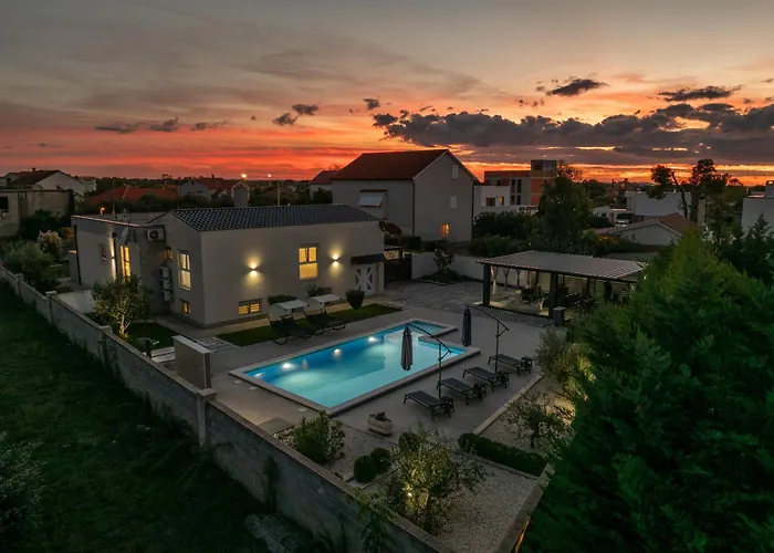 Villa Miranda With Pool