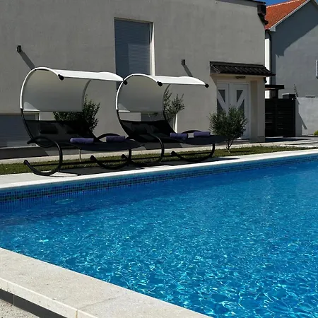 Miranda With Pool Villa *