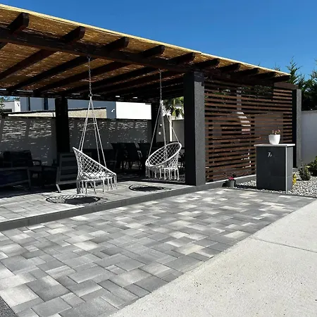 Villa Miranda With Pool *