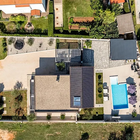 Miranda With Pool Villa *