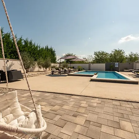 Villa Miranda With Pool