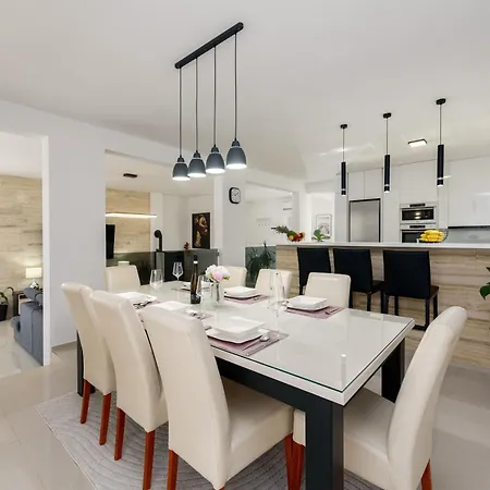 Miranda With Pool Villa