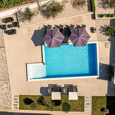 Villa Miranda With Pool