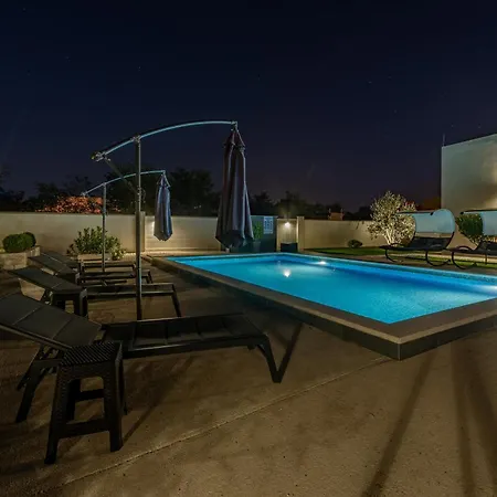 Miranda With Pool Villa