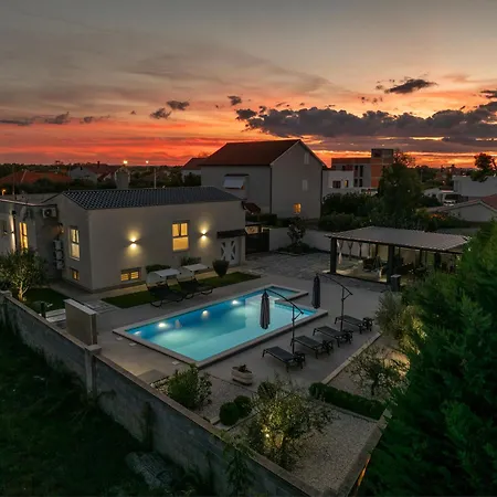 Villa Miranda With Pool